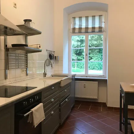 Apartamento Elegantes Gaesteapartment Verano In Schloss Und Hofgut Langenzell *